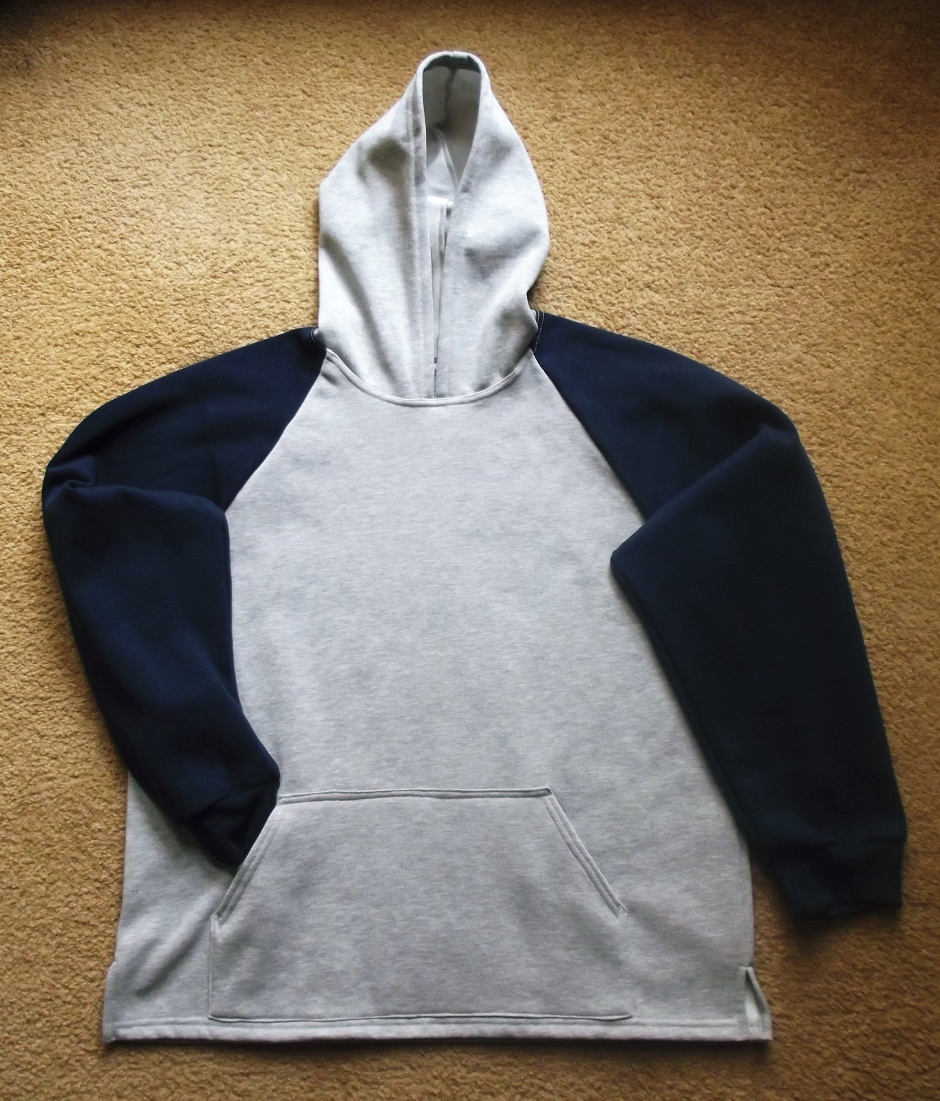 grey marle men's fleecy hoodie with navy sleeves